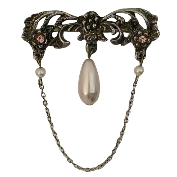 Whimsigoth Victorian Revival Drop Chain Soft Pink Faux Pearl Teardrop Brooch Pin - Picture 1 of 3